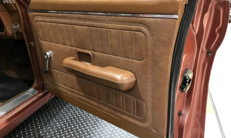 Ford XY Falcon 500 Interior | Muscle Car Warehouse